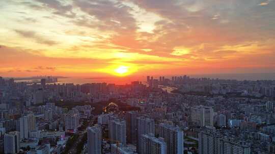 海南省海口市台风来临前的城市晚霞夜景航拍