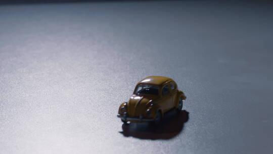 小汽车模型 汽车轮胎抗震性演示