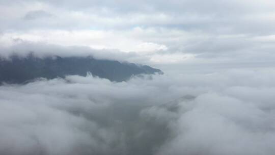 航拍浙江湖州安吉山区清晨高山大雾