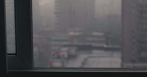 窗外暴雨大雨/风雨交加/窗户雨滴/城市雨景