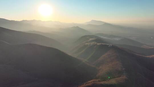 自然风光视频中国西部逆光高原湖泊高山阳光