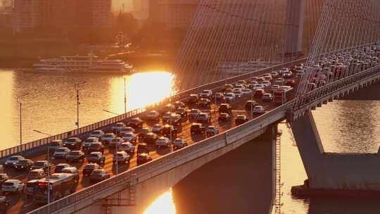 武汉长江二桥上的车流航拍