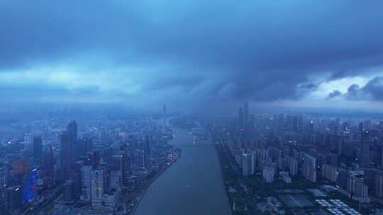 雨后云雾下的广州航拍