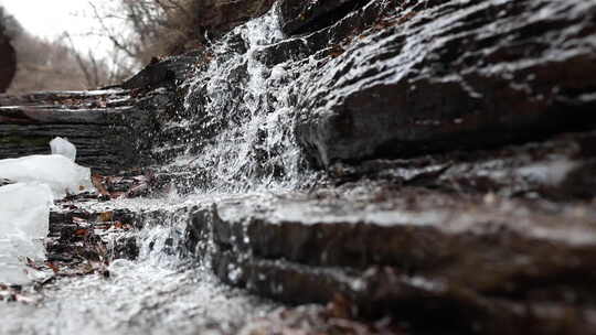 水流 小溪 流水 水滴 山区 高山 岩石