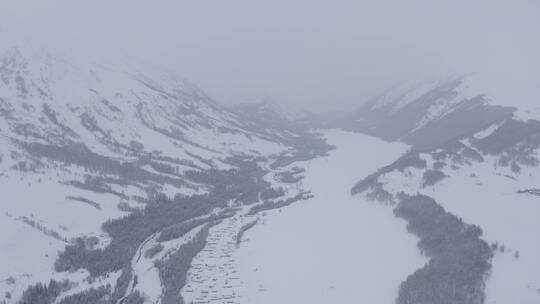 新疆 禾木 雪屋 航拍 冬季