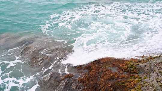 海南早晨海岛日出大海海浪拍打礁石视频素材模板下载