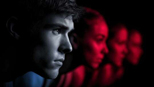 专注的眼神眺望未来方向发展