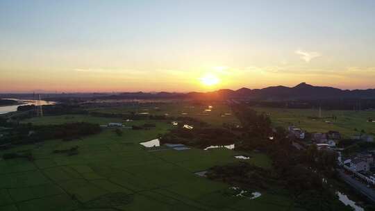 江西抚州：水乡夕照美