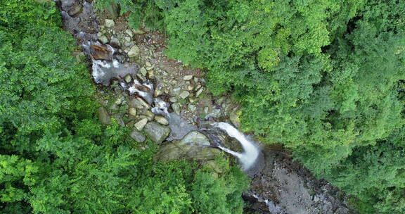 四川彭州蟠龙谷瀑布航拍风景