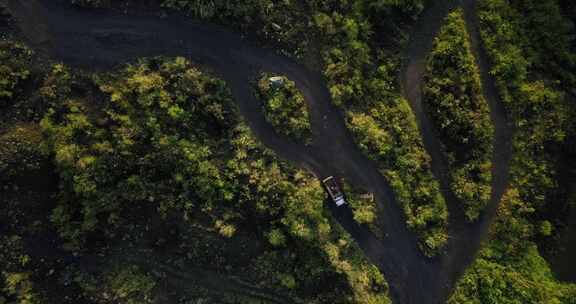 火山坡面采砂后工业运砂高空跟踪拍摄