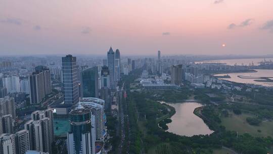 夕阳下的城市海口航拍