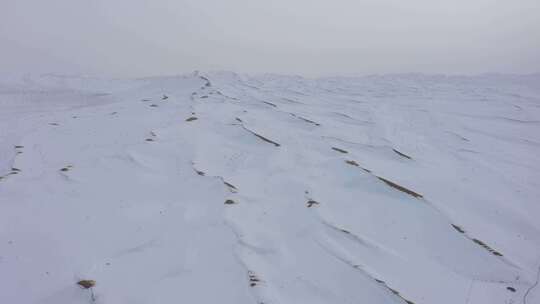 敦煌鸣沙山月牙泉雪景航拍