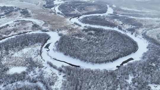 初春时节扎敦河湿地雪景