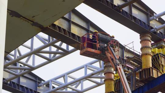 高速桥梁建设 升降机视频素材模板下载