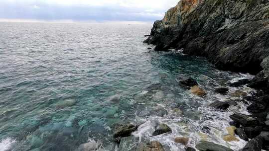 海岛海水海浪岩石