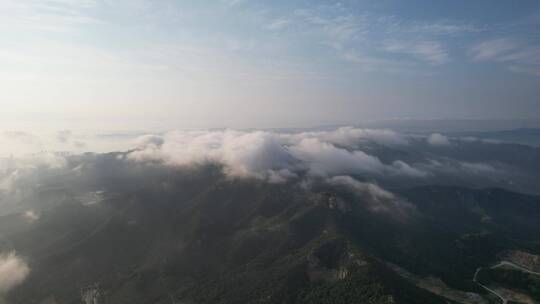 威海里口山山顶上的白云视频素材模板下载