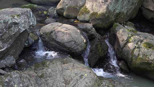 山间流水自然流水