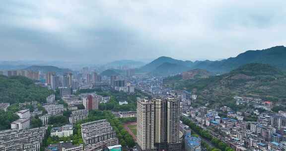 4K航拍湘西州吉首市清晨城市全貌7