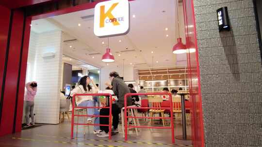 肯德基门店顾客享用食物延时视频素材
