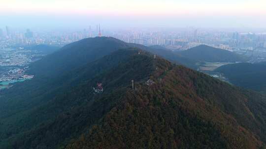 4K无锡惠山山脊航拍三茅峰山顶夕阳锡惠公园