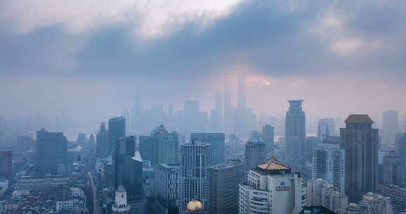 上海城景延时 浦东在多云天气中若隐若现