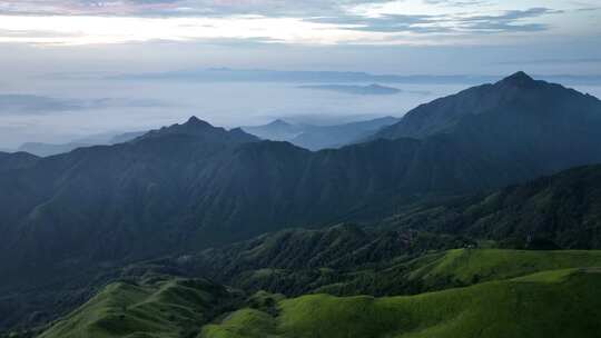 大气山峰森林航拍山川云海山脉壮丽山河风光