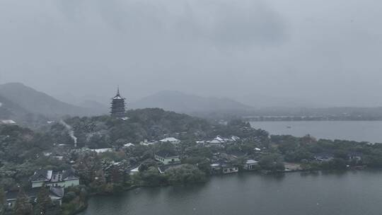 航拍西湖大雪