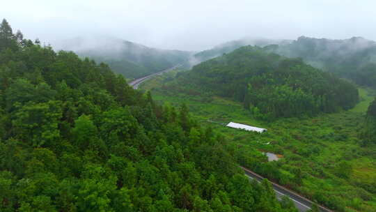 群山 高速公路 航拍