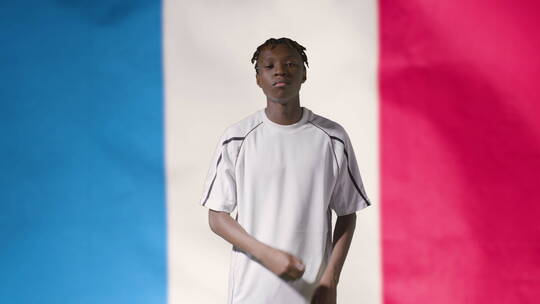 法国国旗前摆姿势得运动员视频素材模板下载