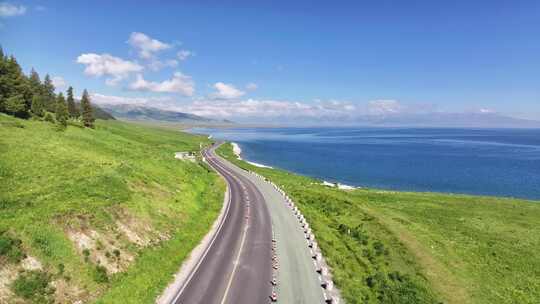 新疆赛里木湖松树头公路旅行自然风光航拍