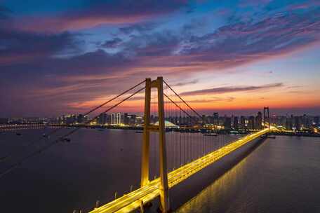 杨泗港大桥夕阳晚霞