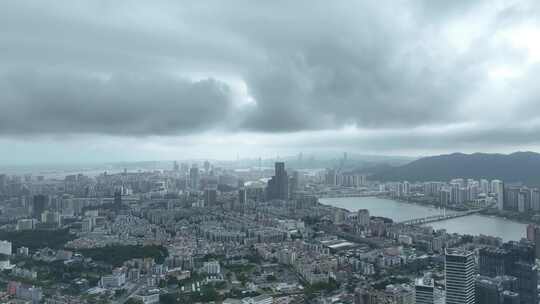 珠海航拍阴天城市乌云密布建筑风光恶劣天气视频素材模板下载