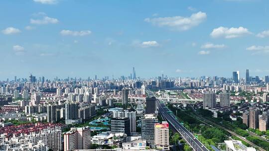 上海疫情夏季蓝天白云城市航拍