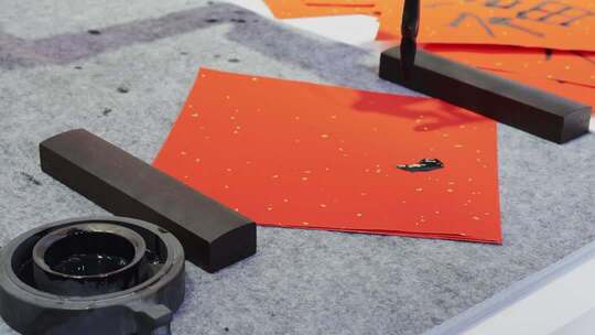 机器人机械手写中国书法毛笔字AI人工智能