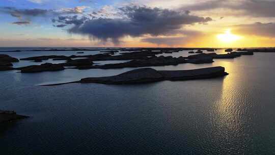 青海海西大柴旦水上雅丹航拍4k视频