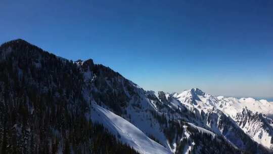 雪山自然风光全景