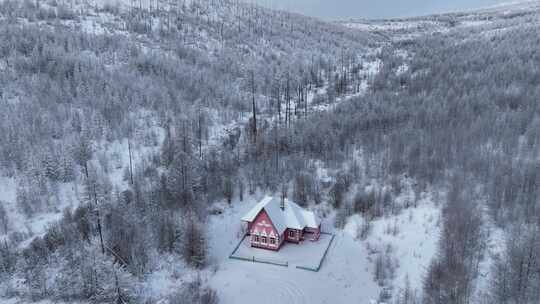 大兴安岭林海雪原森林小屋