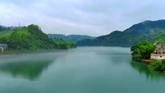 绿水青山湖泊河流湖面乡村振兴美丽乡村