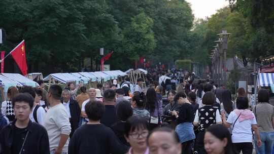 景区人流老门东逛街庙会旅游游玩