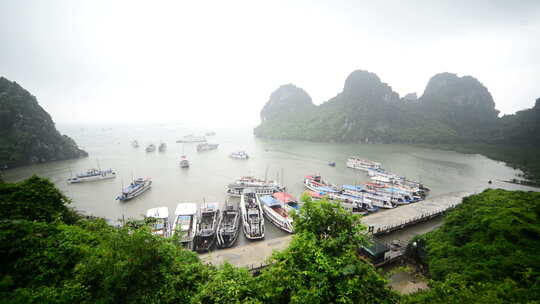 下龙湾港岛湾旅游船码头越南1视频素材模板下载