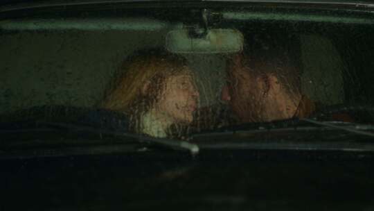 情人，接吻，雨，车