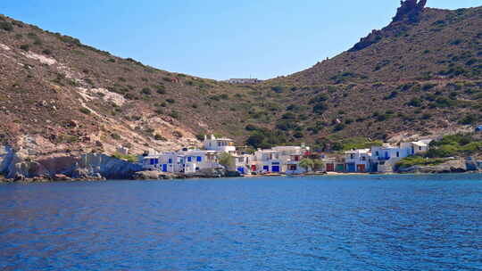 4K希腊米洛斯爱琴海边缘的传统希腊渔村