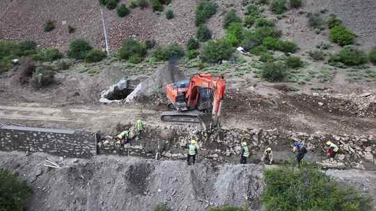 环羊湖公路抢修航拍