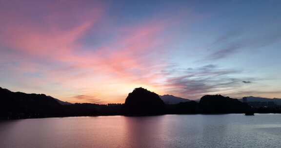 肇庆七星岩日出航拍唯美湖面