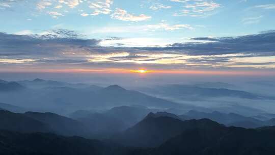 大气山峰森林航拍山川云海山脉壮丽山河风光