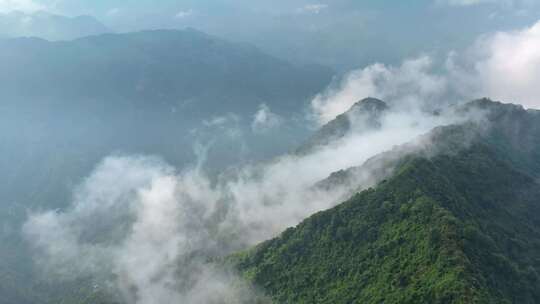 秦岭云海山脉