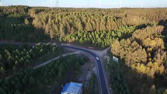 森林公路  航拍开车 航拍 山林驾驶汽车 4k