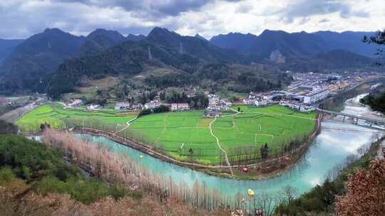 陕南地区初春油菜花田风光景色