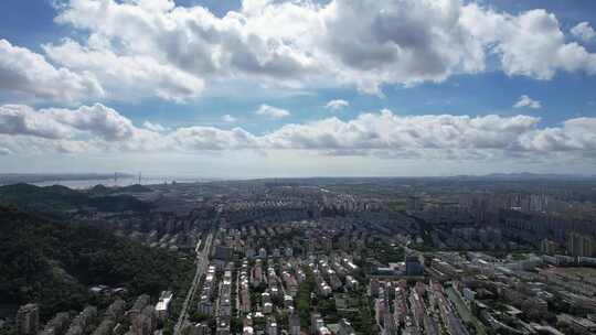 城市蓝天白云天际线城市高楼建筑航拍