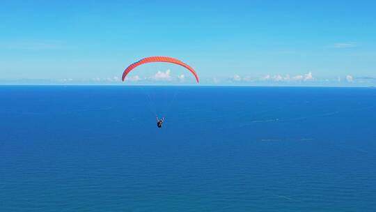 海南万宁海边滑翔伞航拍